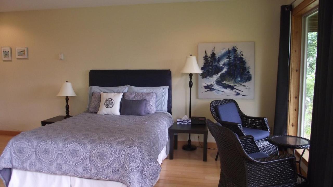 Secret Cove Cottage Suites Halfmoon Bay Exterior foto